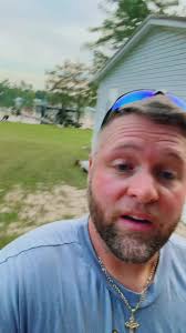 Not to flirt or anything BUT here’s a raccoon… #dating #raccoon  #foryourpage #fypシ #fyp