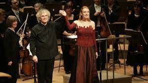 Of course she loves rattle, so life with him, apparently, is good. Ehefrau Verrat Simon Rattles Geheimnis B Z Berlin