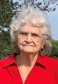 Lynn Higham's Instagram, Twitter & Facebook