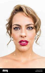 Sara Bogle's Instagram, Twitter & Facebook