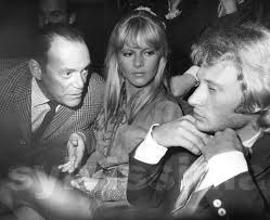 Sylvie Vartan Johnny Hallyday Et Eddie Constantine A La Premiere De A Tout Casser 1968 Johnny Hallyday Photo Johnny Hallyday Johnny Hallyday Jeune