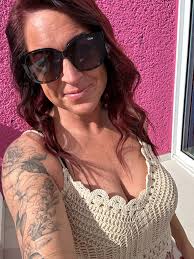 Well, if I'm pretty, I bet you'd be even more impressed up close