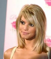 It also gets greasy very quickly, which means you need to these 30 stunning hairstyles that can add volume and make your hair look fabulous! Pin On Hairstyles For Fat Faces