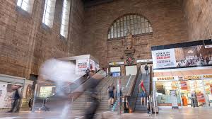 Das umstrittene bahnprojekt stuttgart 21 wird noch später fertig als zuletzt geplant und zudem deutlich teurer. Stuttgart 21 Was Sich Alles Am Hauptbahnhof Andern Wird