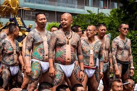 boːɾʲokɯꜜdaɴ), while the yakuza call themselves ninkyō dantai (任侠団体. Herkunft Der Yakuza Tattoos Blendup Tattoo Geschichte