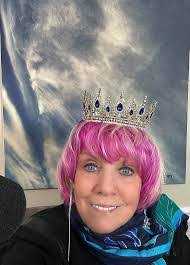 Karol Bell's Instagram, Twitter & Facebook