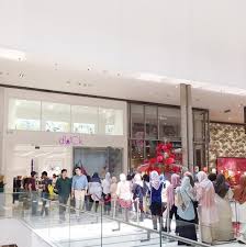 Filter and search through restaurants with gift card offerings. Guess How Many Scarves Have Duck Scarves Sold In Four Years It S A Lot Lifestyle Rojak Daily