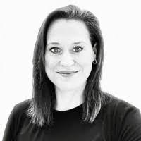 Justine Schultz's Instagram, Twitter & Facebook