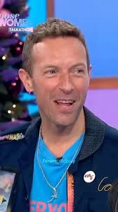Chris Martin fez uma participação surpresa no episódio de hoje do Loose  Women Talkathon. O vocalista compartilhou uma prática que o ajuda a cuidar  da saúde mental no dia a dia. 🩵, #coldplay ...