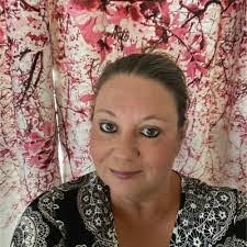 Christine Gingras's Instagram, Twitter & Facebook