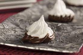 Treat yourself this holiday season with our favorite christmas candy recipes from the expert chefs at food network. Easy Candy Recipes 9 Diabetes Candy Recipes Everyone Will Love Everydaydiabeticrecipes Com