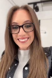 Hosting Gutfeldfox!!! (Also getting real lax w what I'll allow myself to  wear