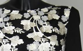 Wählen sie aus über 1000 stoffen und viel zubehör. Festliche Kleider Modeatelier Fur Massgeschneiderte Damenmode In Munchen