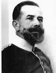 HOTS BEGI DANBOLINAK: LUIS DEL HIERRO, ARRASATEKO BIZILAGUNA