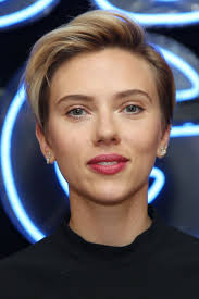 Jun 17, 2021 · hollywood superstar scarlett johansson says she is happy that her marvel cinematic universe avatar natasha romanoff, as well as her superhero alter ego black widow, has moved away from the hyper. Hotcelebs On Twitter Scarlett Johansson Is So Hot With Short Hair