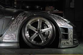 クールレーシングのgt r r35のワイドボディに刻み込むエングレービングはまさに圧巻 ワイドボディキット エアサス バケットシート