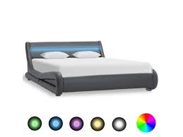 Malgré un prix de 180€ en taille 90×190 cm, il offre un bon confort, un design simple et discret. Contemporain Lits Et Accessoires Reference Minsk Cadre De Lit Avec Led Gris Similicuir 140 X 200 Cm Vente De Generique Conforama