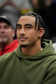 OH. MY. GOODNESS. Packers fans — SIT DOWN and LISTEN because it's OVER. I  don't wanna hear another word about “the Green Bay Packers tradition” or  “Jordan Love's development” — ENOUGH! Your