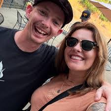 Kay Lee's Instagram, Twitter & Facebook