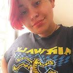 Gloria Devoe's Instagram, Twitter & Facebook