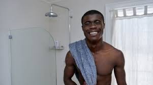 5 Shower Don Ts For Guys Men In Shower Men Shower Man Shower