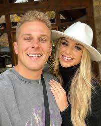 Kelsey Gale's Instagram, Twitter & Facebook