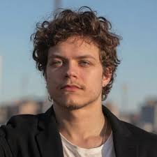 POV: You asked Daniel Dalen his secret behind building an 8-Figure Team.  Here's what he said: A few Days back, I had a great opportunity to meet and  connect with Daniel on