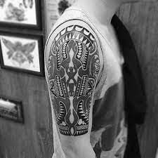 erkek ust kol dovme modeli maori tribal man upper arm tattoo 2 maori tattoo maori tattoo designs tattoo designs men