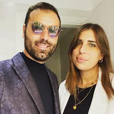 Esattamente tre anni fa Genevieve ed io cominciavano a lavorare assieme. È  stata la prima vera collaboratrice, ha creduto in me, nella mia vision e  nei miei progetti. Negli anni è diventata