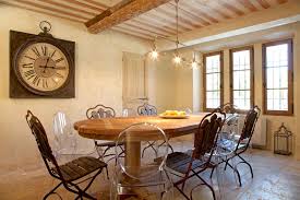 Pour Le Melange De Style Au Niveau Des Chaises Table Salle A Manger Decoration Maison Chaise