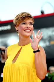 Roberta giarrusso all'anagrafe roberta anna silvia giarrusso (palermo, 24 febbraio 1982) è un'attrice, personaggio televisivo ed ex modella italiana. Roberta Giarrusso The Shape Of Water Premiere In Venice Italy 08 31 2017 Celebmafia