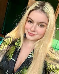 Daniel Isley's Instagram, Twitter & Facebook