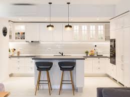 Modele de bucatarii mici de apartament. AmenajÄri BucÄtÄrii Apartamente 7 Idei Din Care SÄ Te Inspiri