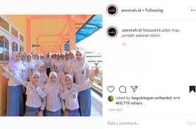 Dalam potingannya, cewek cantik ini meminta netizen untuk edit foto miliknya dengan konsep melihat masa depan. Foto Siswi Siswi Cantik Ini Bikin Netizen Ngotot Pindah Sekolah Hitekno Com