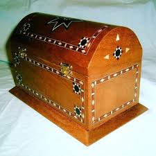 Pin De Taracea Artesania Del Arbol En Taracea Decoracion Retro Bargueno Escultura En Madera