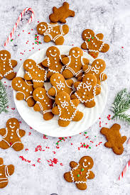 Perfect for the holidays, grab your cookie cutter! Easy Gingerbread Cookies Recipe Queenslee Appetit