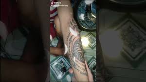 Hình xăm khmer là một dạng tattoo truyền thống tới từ campuchia và thái lan, ẩn chứa bên dưới mỗi hình xăm là vô vàn các ý nghĩa liên quan tới tâm linh và chứa đựng sức mạnh lớn lao. Sake Yant Khmer Hinh XÄƒm Khmer Youtube