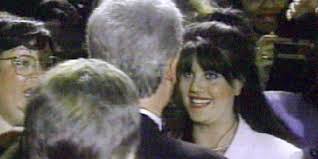In 1995, the two began a sexual relationship that. Clinton Packt Aus Deswegen Hatte Er Oralsex Mit Praktikantin Monica Lewinsky Mopo
