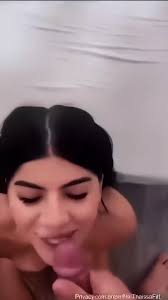 Thaisa Fit dando oral y terminando en su boca hambrienta - Porno Rancho