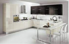 Biarpun barangan dapur bukanlah yang berjenama tinggi, susun atur yang dirancang baik. Reka Bentuk Dapur Berbentuk U Dengan Bar Dengan Tingkap Digabungkan Dengan Ruang Tamu Tanpa Tingkap Dengan Pulau Petua Gambar