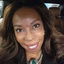 Robin Stennett's Instagram, Twitter & Facebook