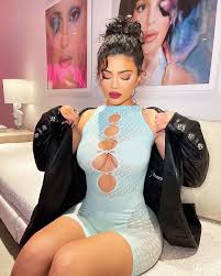 Kylie jenner rocked a bob while grabbing dinner with kendall jenner and some friends. Viral Photos Of Kylie Jenner The Youngest Self Made Billionaire Ever Pics Viral Photos Of Kylie Jenner The Youngest Self Made Billionaire Ever Photos Viral Photos Of Kylie Jenner The Youngest Self Made