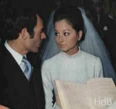 Isabel, le tengo que preguntar por el famoso idilio entre makoke y julio iglesias. El Cantante Julio Iglesias Se Casa Con La Filipina Isabel Preysler La Hemeroteca Del Buitre