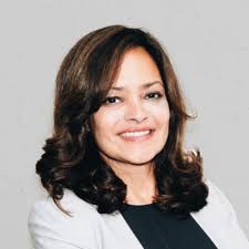 I randomly met John Leguizamo when I was in college at Duke University  (just a few years ago 😁).