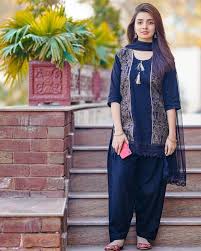 Pin By Cassaundra Bernard On Women Clothing In 2020 Stylish Dresses For Girls Casual Wear Dress Pakistani Fashion Casual
