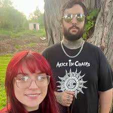 Joining a Group for Hive and Wurm Trials Progression in New World MMO