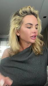 Waar Laat Sarah Soelen Haar Haren Doen