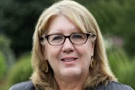 Debbie Drake's Instagram, Twitter & Facebook