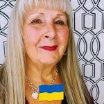 Lori Mcalpine's Instagram, Twitter & Facebook