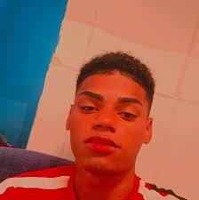 NOTA DE REPÚDIO Nós, filhos e filhas de santo, praticantes do Candomblé e  da Umbanda, viemos a público manifestar nosso total repúdio ao quadro “Mãe  Apô e Pai Rico”, exibido no “Rancho